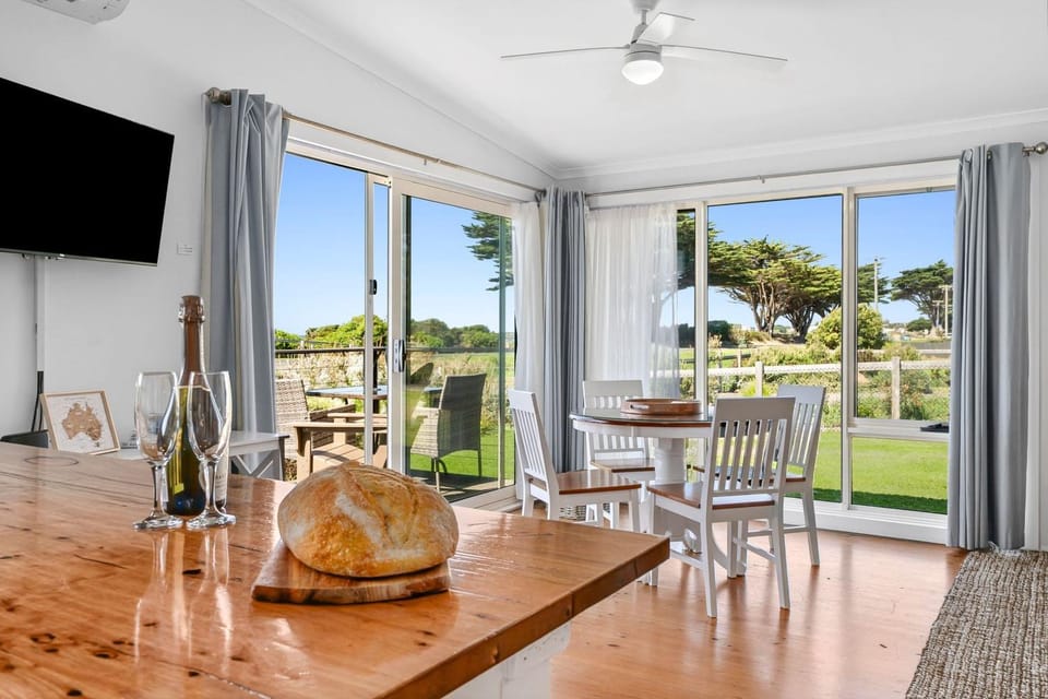 Beachfront Apartment at Apollo Apartment in Apollo Bay