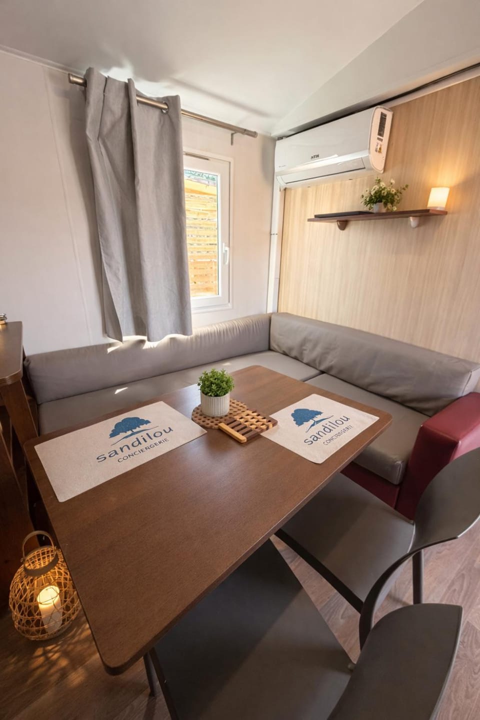 Dining area, air conditioner