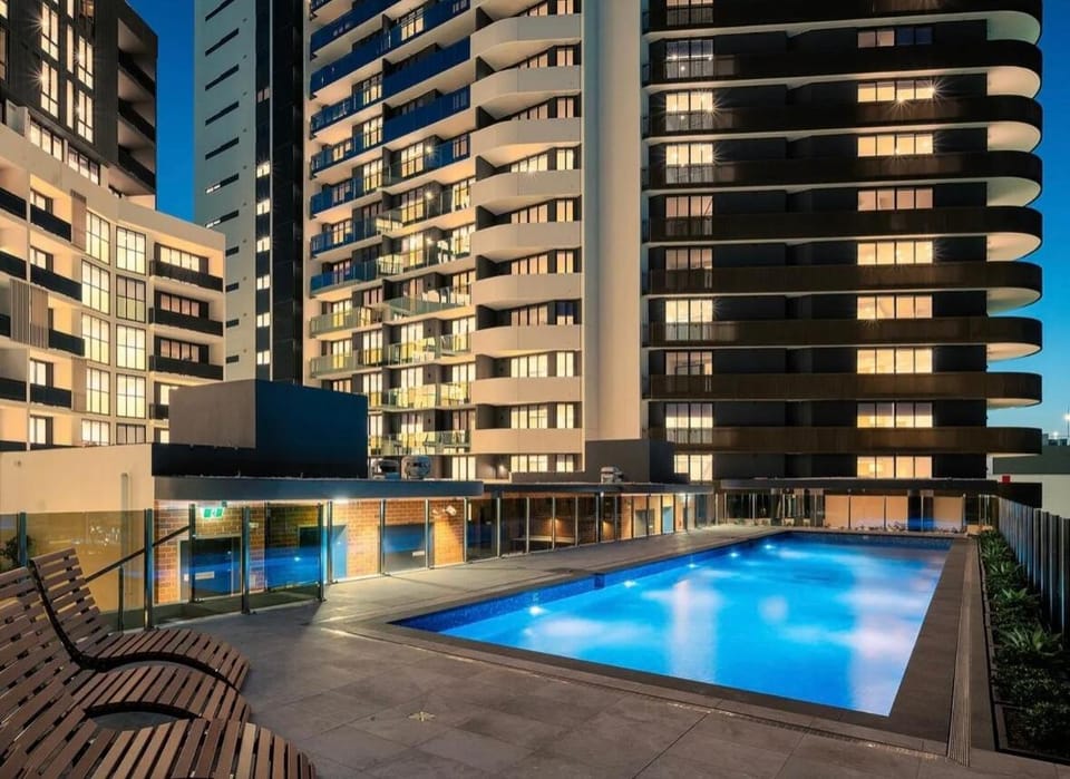 Cosy & Spacious Stay Near Station and Sydney Olympic Park Apartment in Merrylands