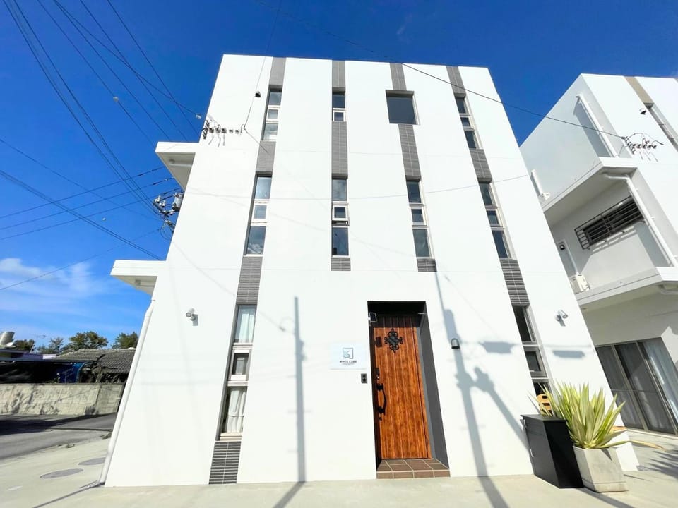 Property building, Day