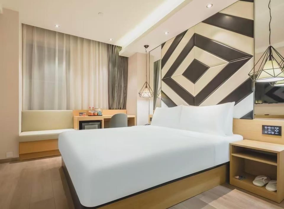 Orange Hotel Qingdao North Railway Station New City Center Hotel in Qingdao