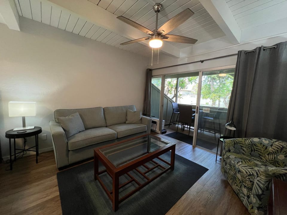 Kihei Bay Surf #123 Studio A/C, Wifi, Near Beach, Great Rates, Shared Hot Tub Apartment in Kihei