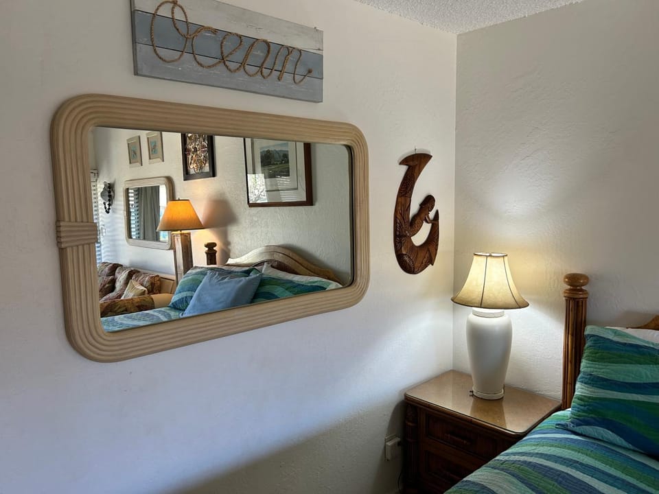 Kihei Bay Surf #213 Studio Kitchen, Wifi, Great Rates, Shared Hot Tub, Near Beach Apartment in Kihei
