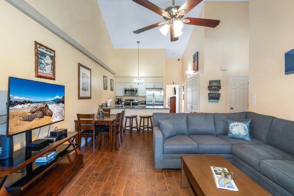 Kihei Bay Vista #C-206 Across from Beach, NEW Split A/C Throughout Apartment in Kihei