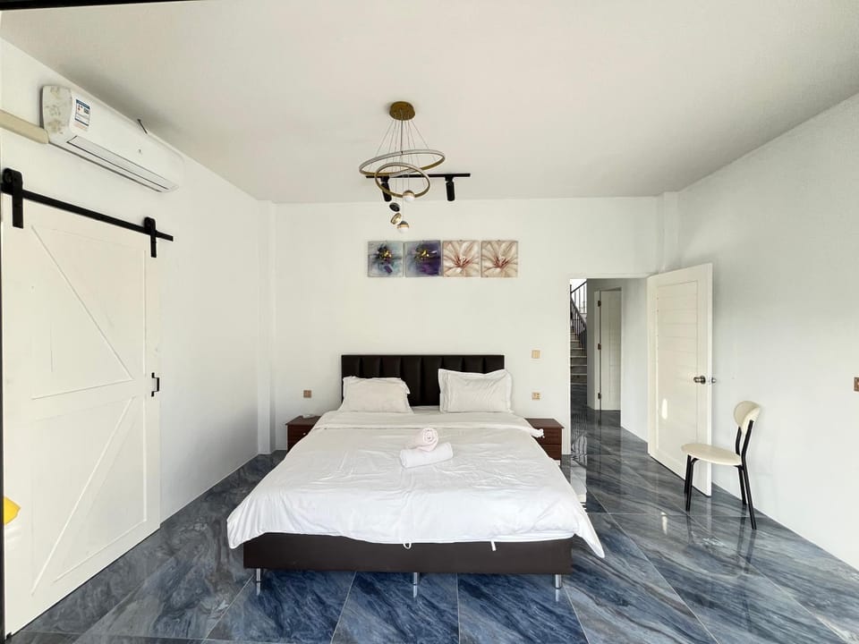 lovely pool villa,9 BR,snooker,BBQ Villa in Pattaya City