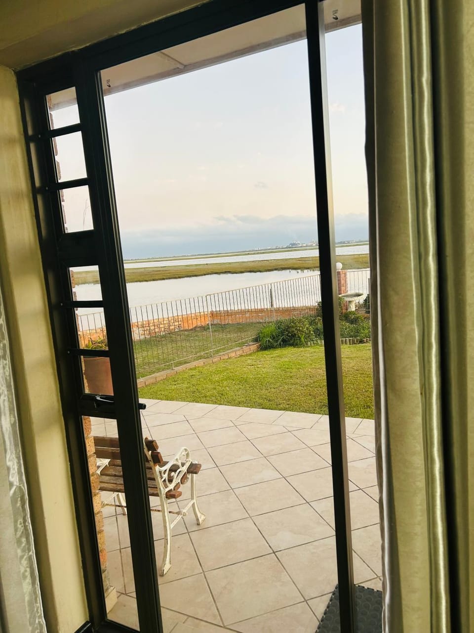 River Front Guest House Bed and Breakfast in Port Elizabeth