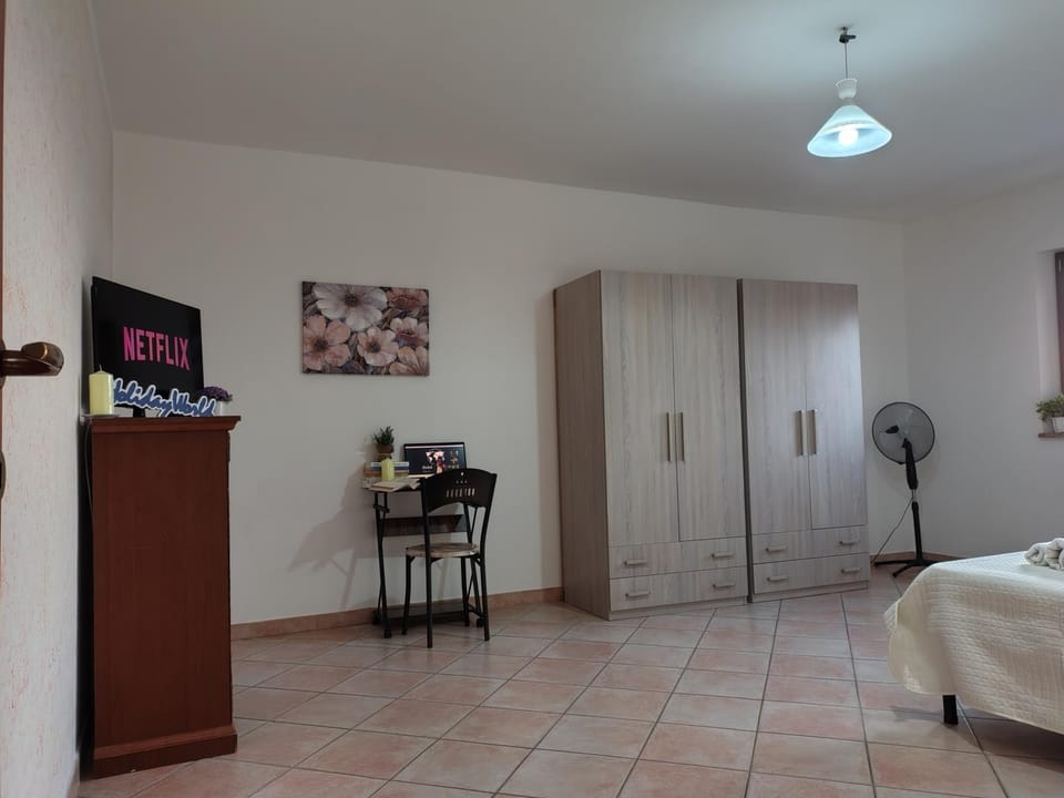 TV and multimedia, Bedroom, wardrobe