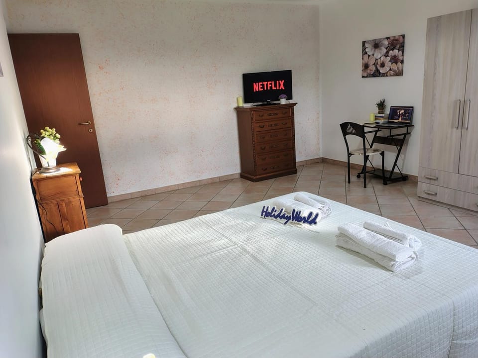 TV and multimedia, Bedroom, wardrobe