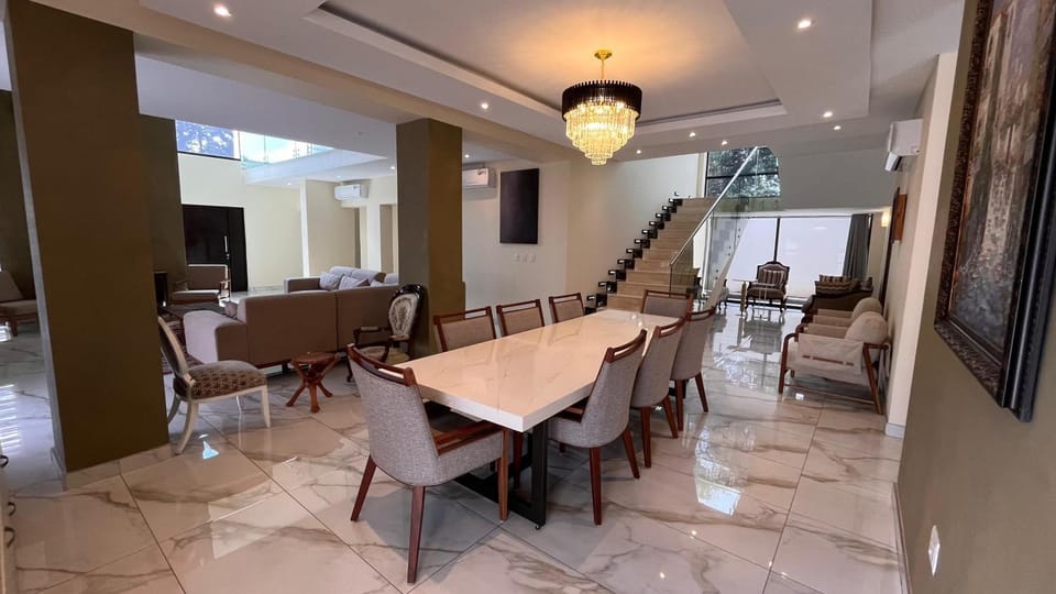 Seating area, Dining area, Meeting/conference room
