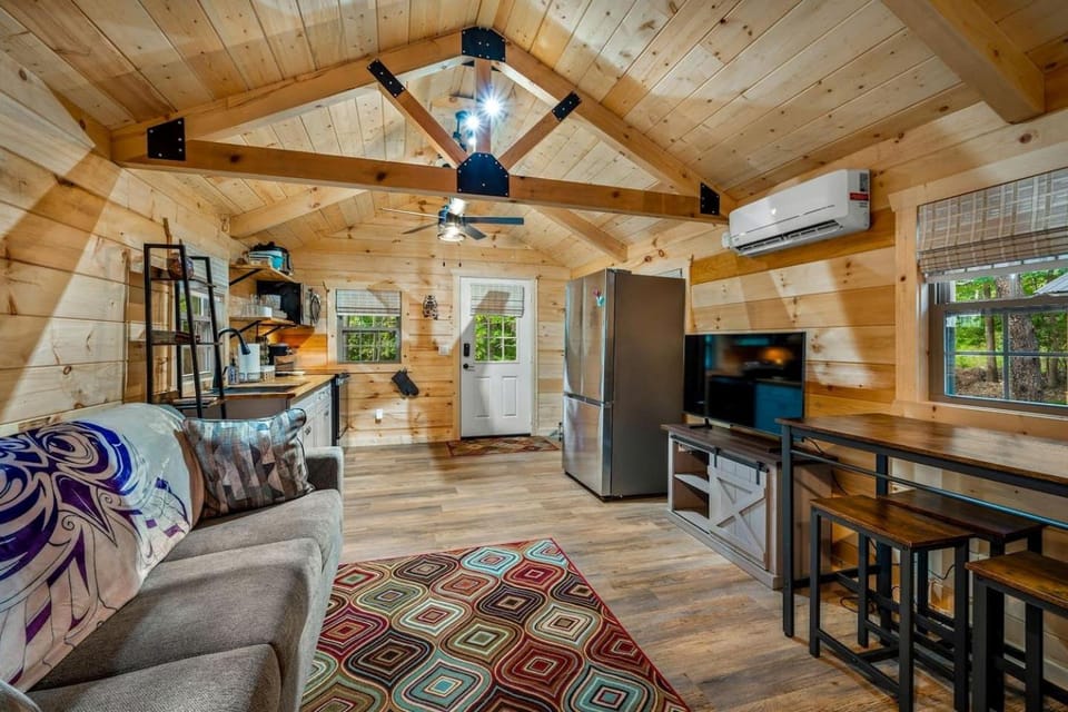 Escape to a Charming Cabin with Hot Tub & Covered Porch in Mentone, Alabama Cabin in Alabama