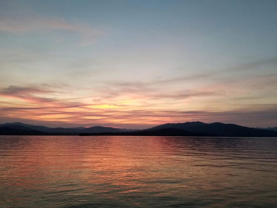 Cozy Glamping Escape with Mountain Views and Quiet Evenings in Sandpoint, Idaho Luxury tent in Idaho