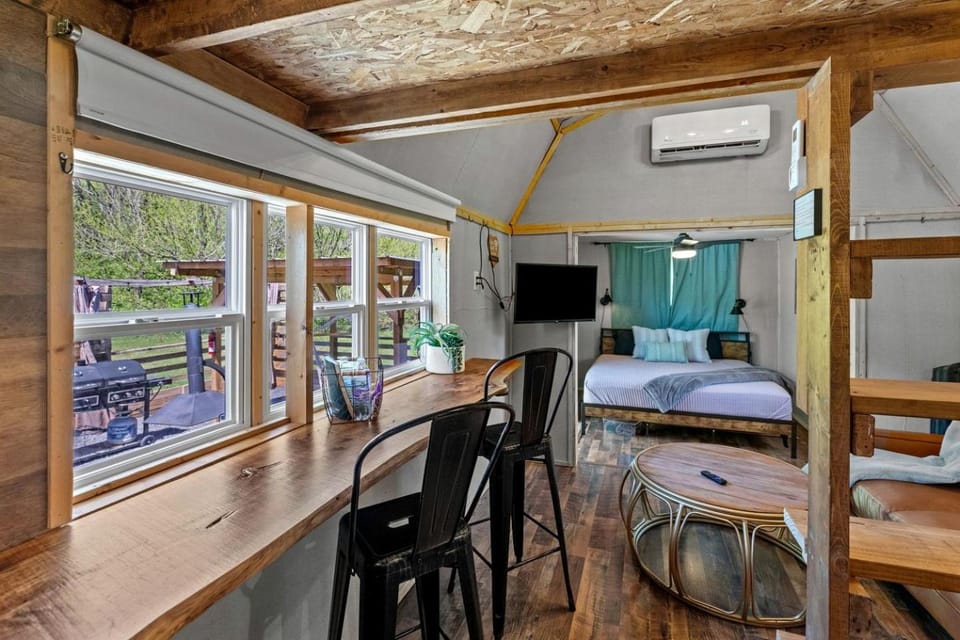 Peaceful Cabin Retreat with Spa Features & Unique Farm Vibes in Newport, Tennessee Cabin in Tennessee