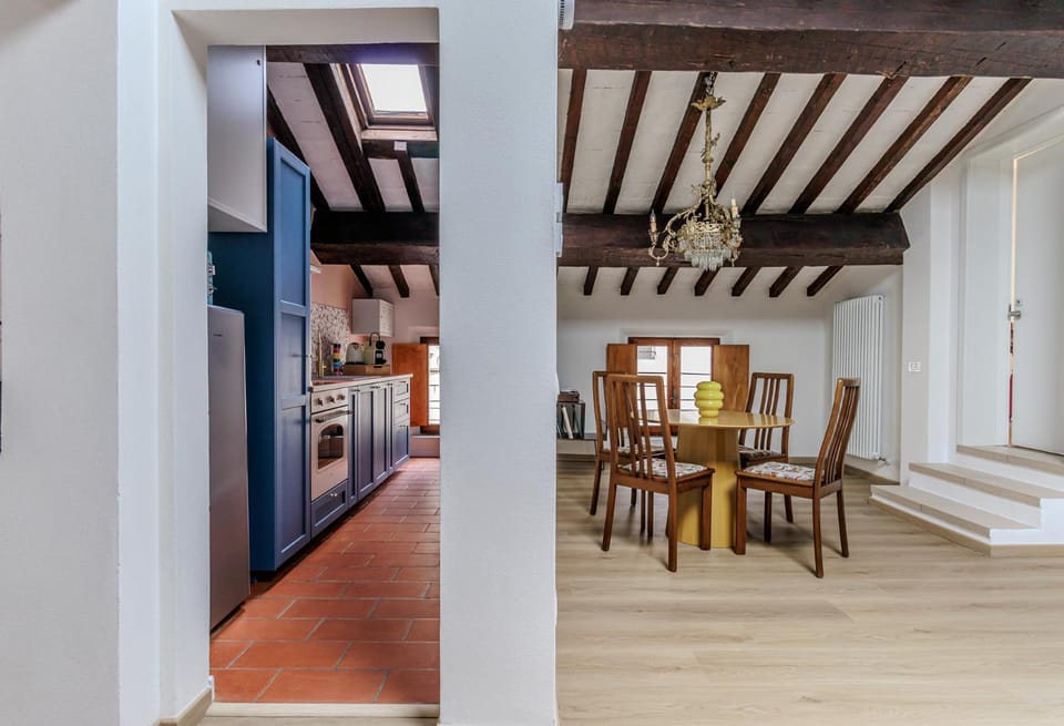 Dining area, kitchen