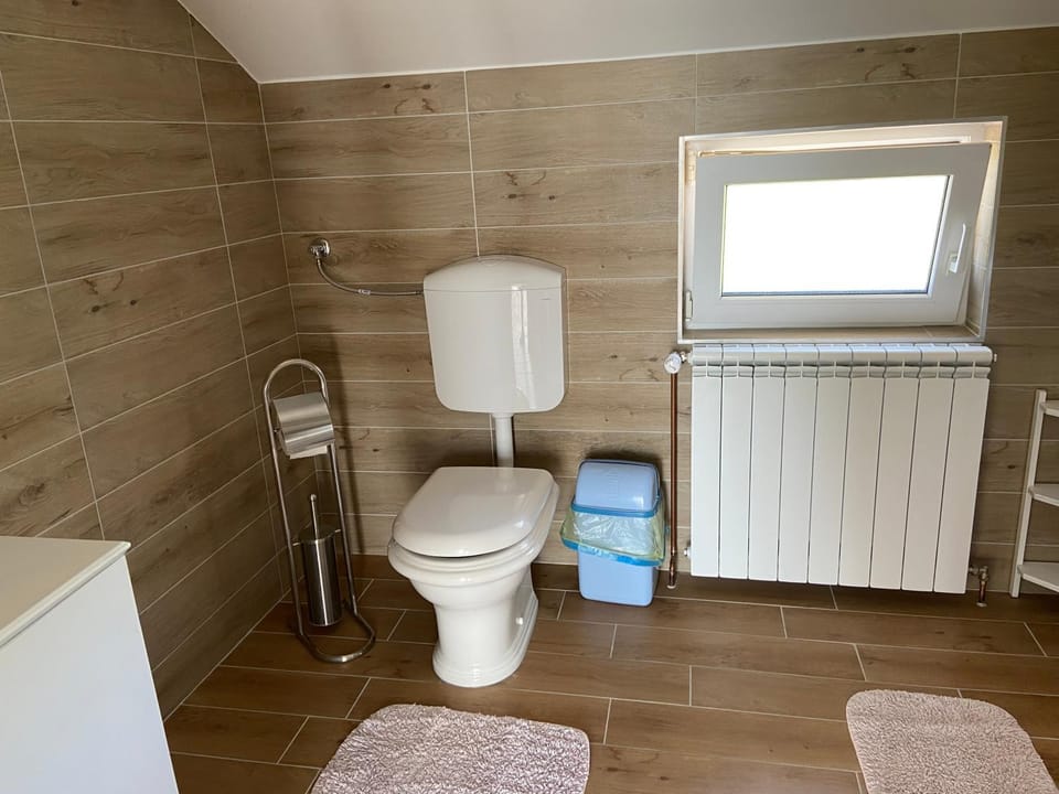 Žuta kuca Apartment in Tisno