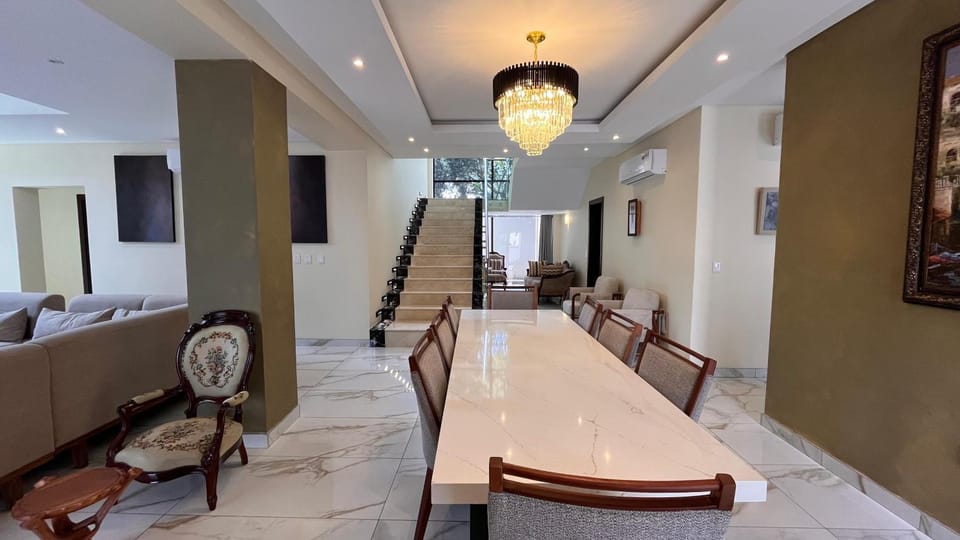 Seating area, Dinner