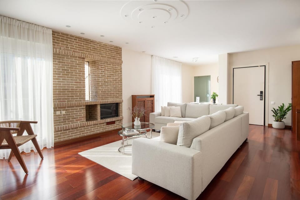 TV and multimedia, Seating area