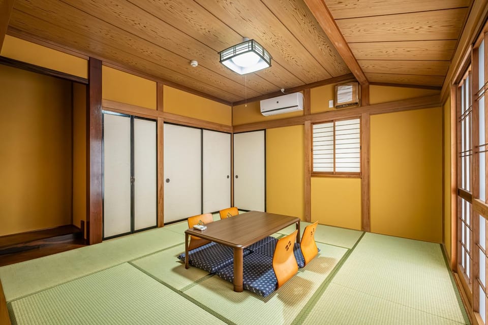 Living room, Bedroom, air conditioner