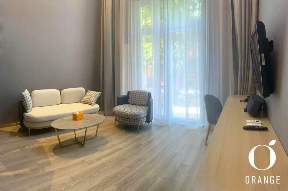 TV and multimedia, Seating area