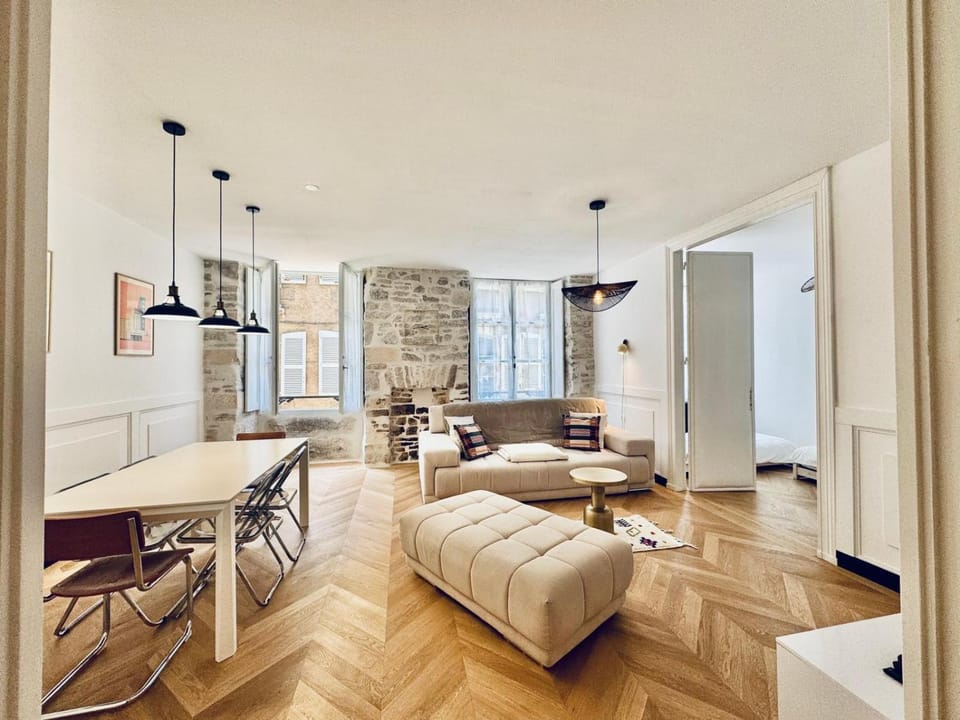 Living room, Dining area