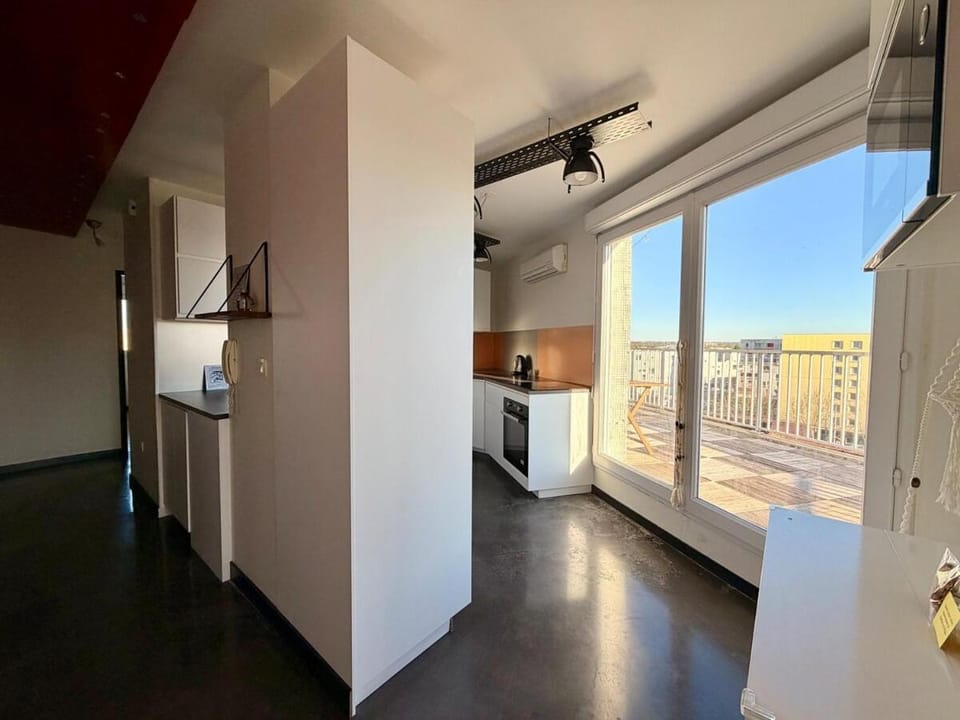 Jouhaux - T5 avec 4 Chambres 2 Salles de bain et Terrasse Apartment in Bordeaux