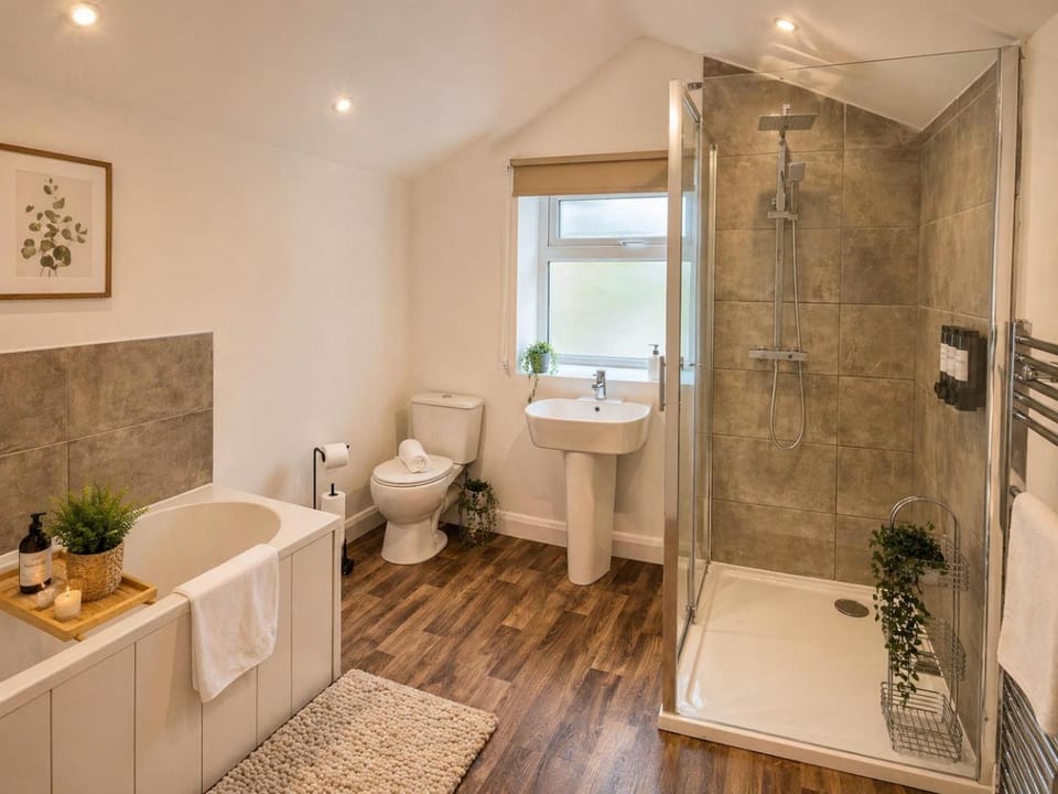 Shower, Toilet, Bathroom, Bath, towels, towels