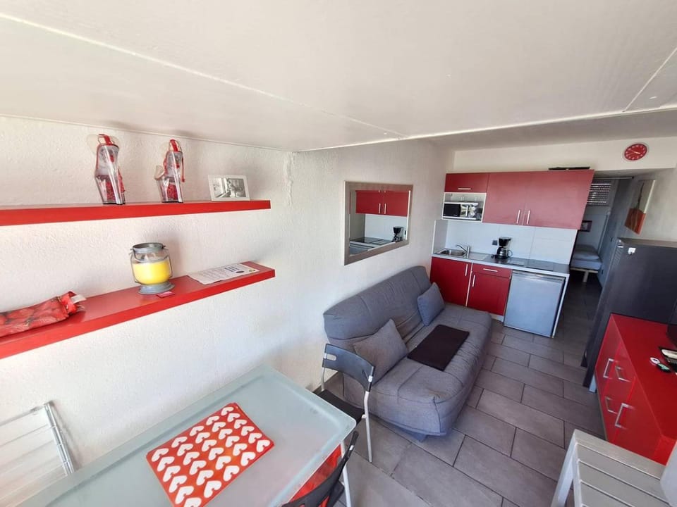 685 Appartement 2 personnes - Port Nature Colline 1 coursives vue mer Apartment in Agde