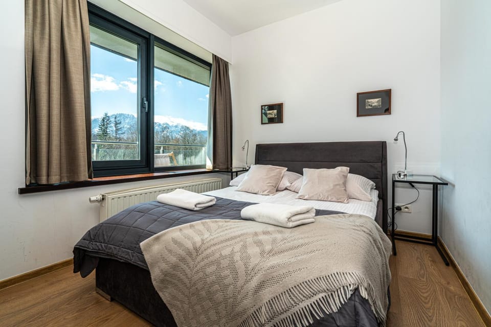 View (from property/room), Bedroom, Mountain view
