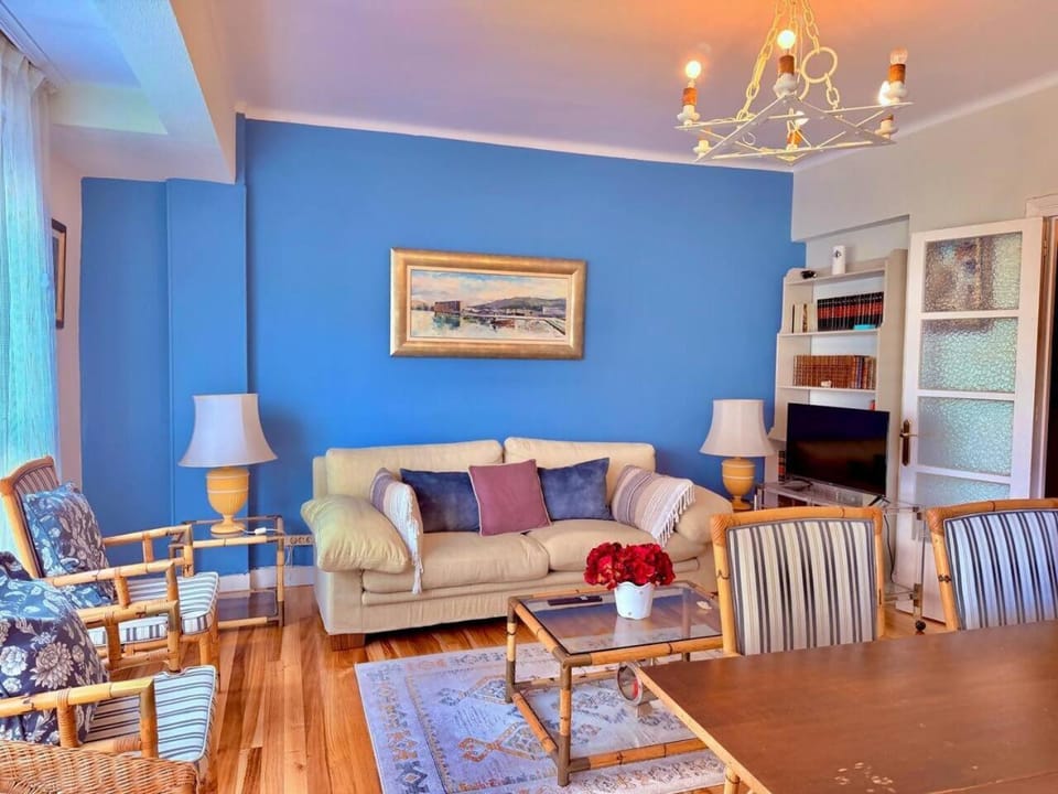 Urdai Home - Amplio piso junto a la playa Apartment in Basque Country