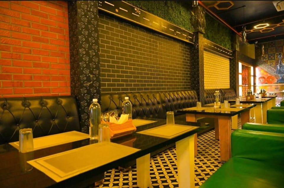 Restaurant/places to eat, Food and drinks