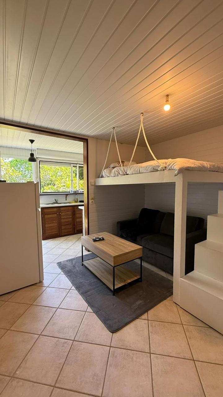 Peace's House, Studio moderne, Bas-du-Fort, Plage à pied, Parking privé Apartment in Le Gosier