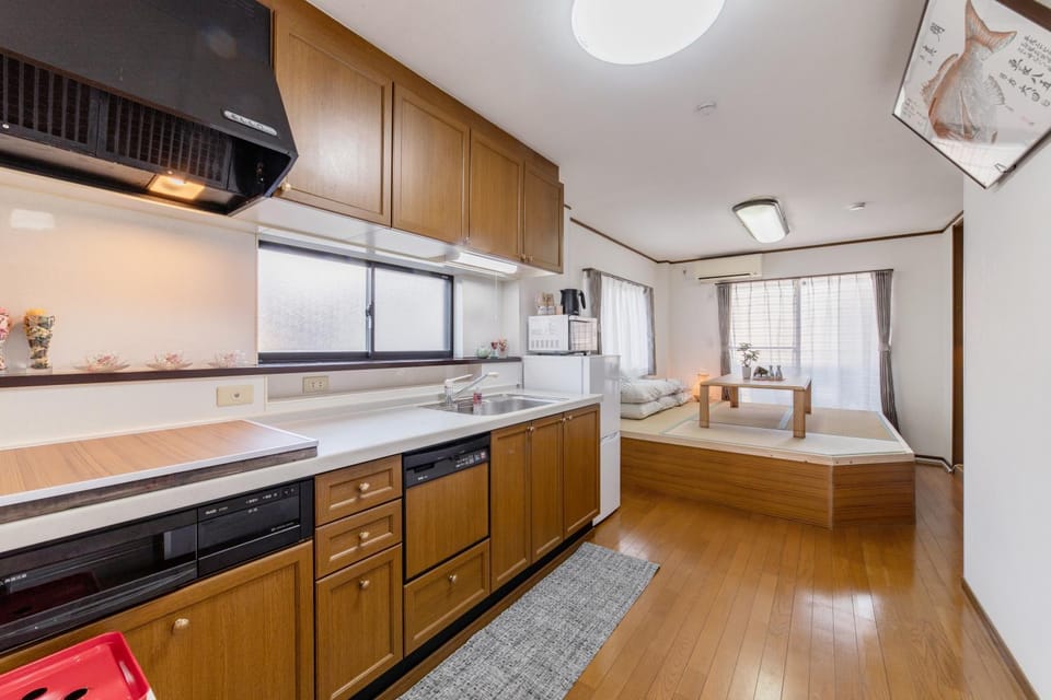 Kitchen or kitchenette, Dining area, dishwasher
