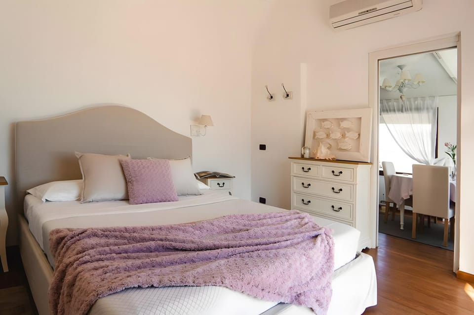 Living room, Bedroom