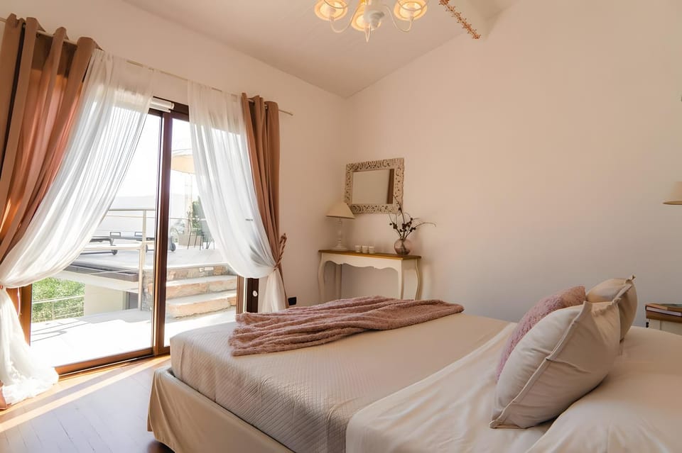 Property building, Living room, Bedroom