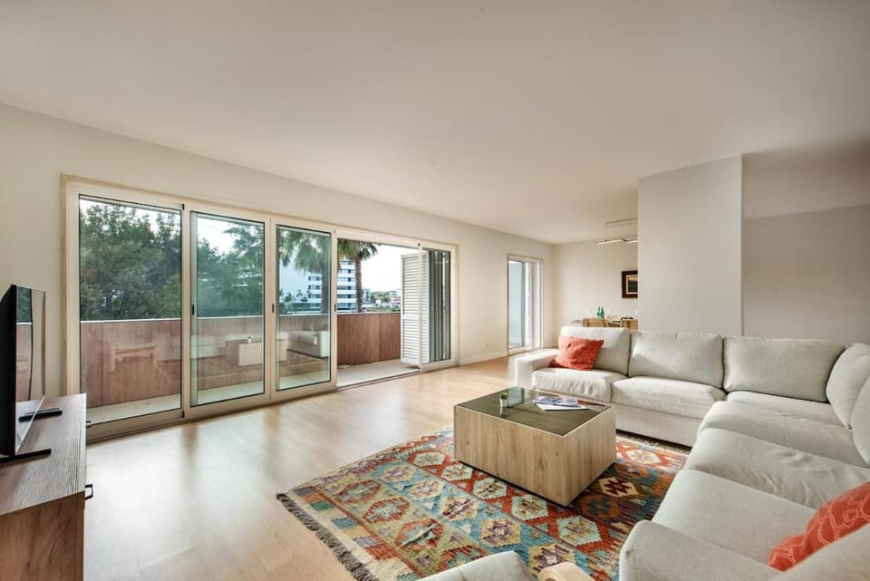 Communal lounge/ TV room, TV and multimedia, Living room