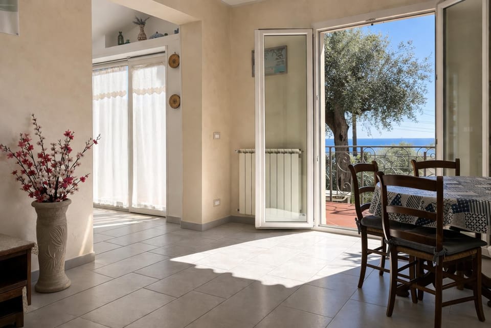 Patio, Natural landscape, View (from property/room), Balcony/Terrace, Living room, Seating area, Dining area, Sea view, internet, air conditioner