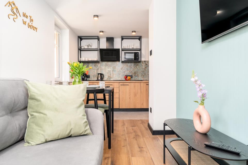 Kitchen or kitchenette, Living room