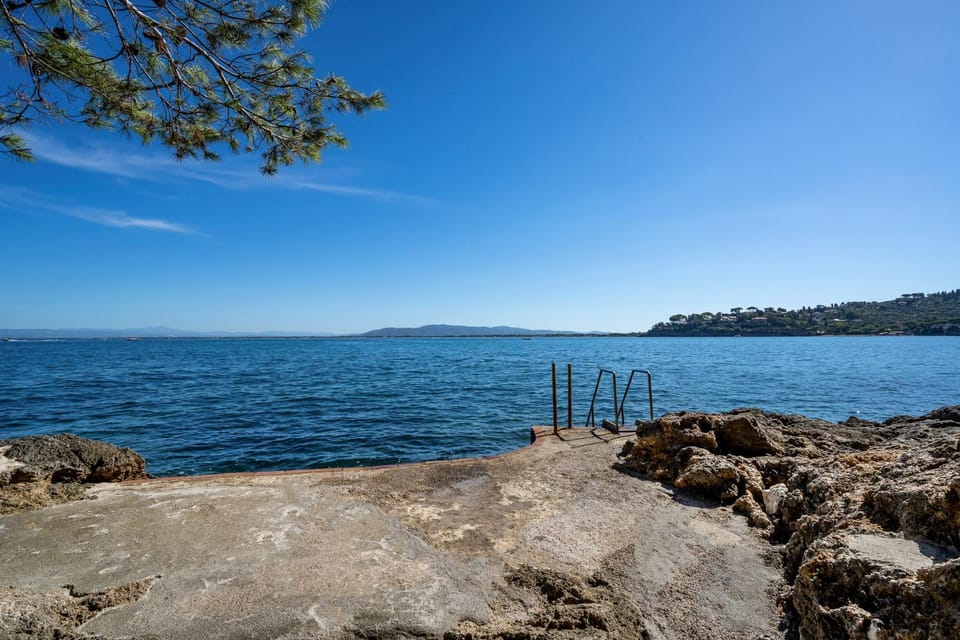 Nearby landmark, Day, Natural landscape, Beach, Sea view