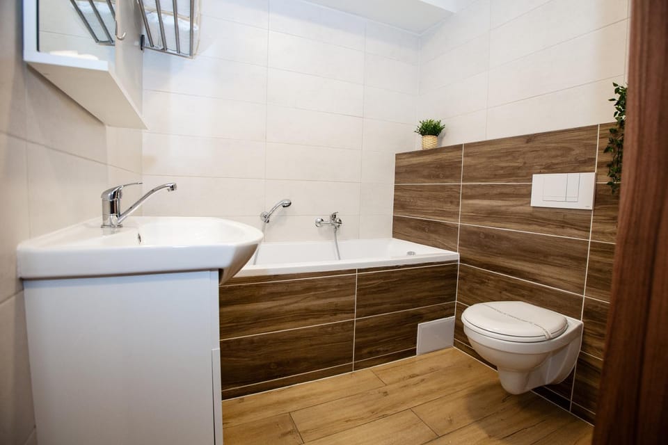 Bathroom, Bath