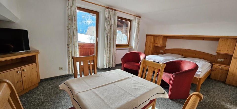 Dining area, Bedroom