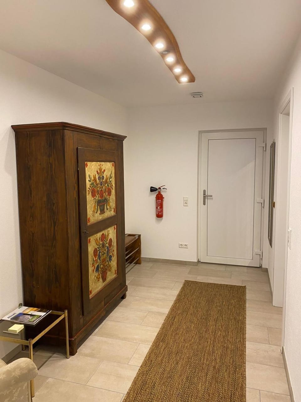 Facade/entrance, wardrobe