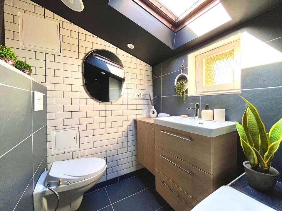 Toilet, Hot Tub, Bathroom, heating