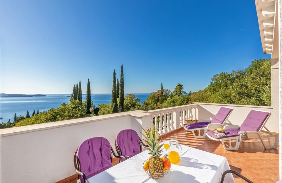 Day, Natural landscape, View (from property/room), Balcony/Terrace, Seating area, Sea view, sunbed