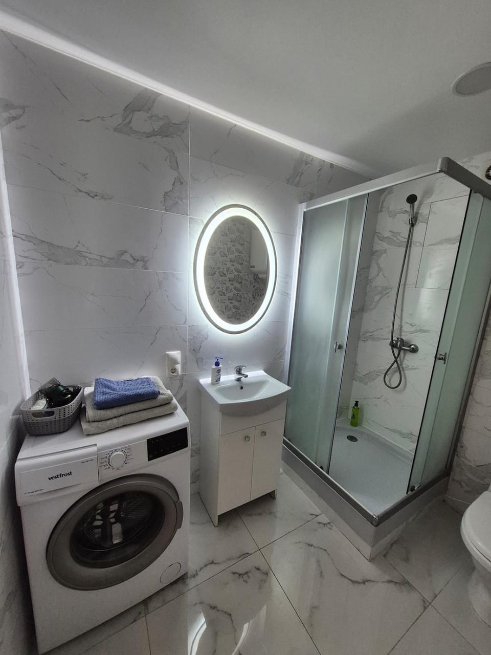 Стильна студія в районі ТРЦ ДЕПОт Apartment in Ukraine