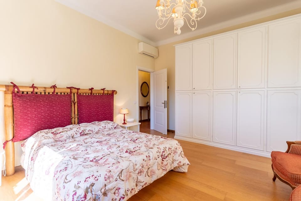Quiet Villa Oasis, Garden and Italian Charm Villa in Forte dei Marmi