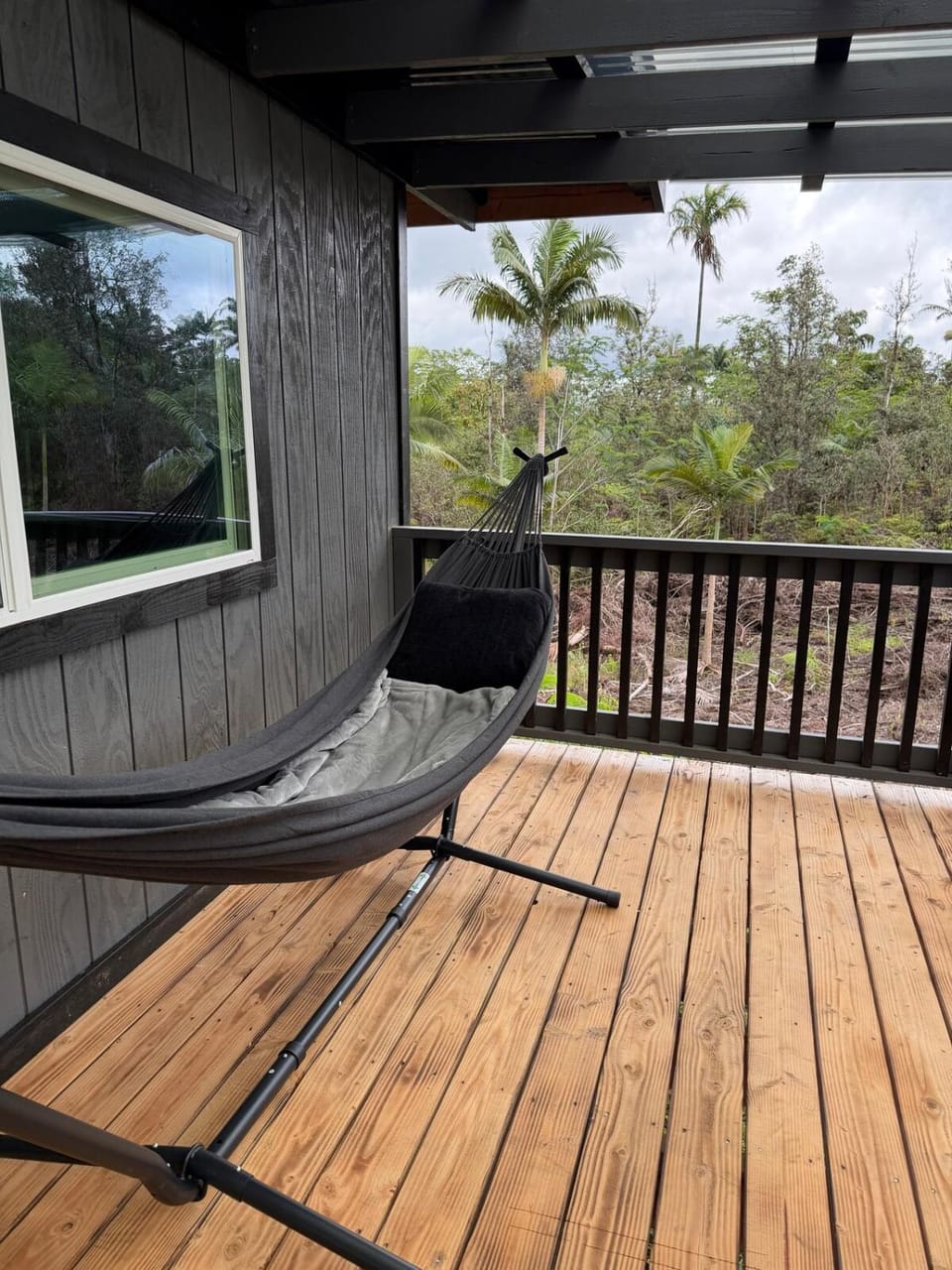 Private jungle retreat with AC and WiFi near Volcano House in Orchidlands Estates