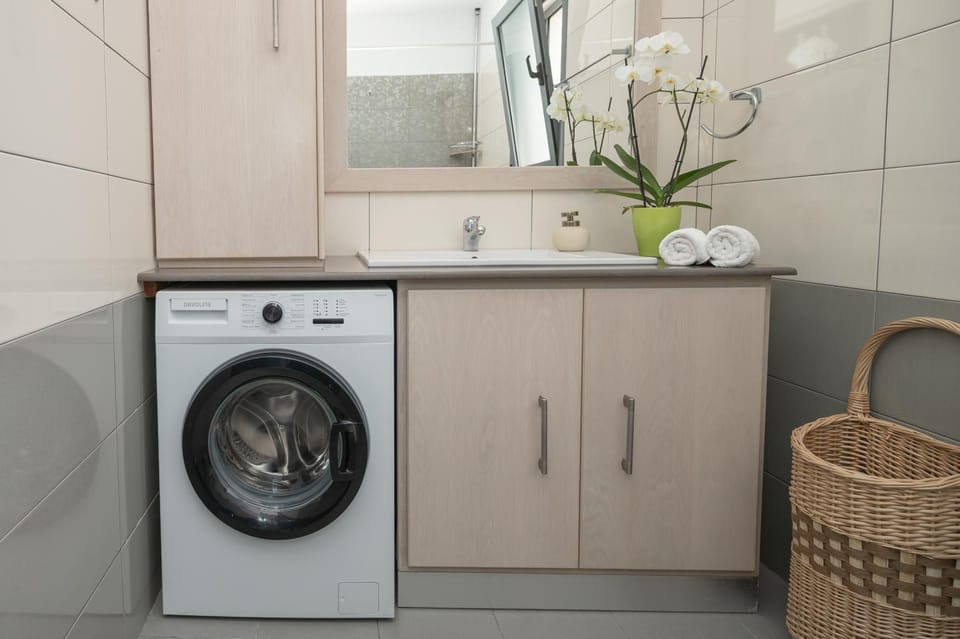Bathroom, washing machine