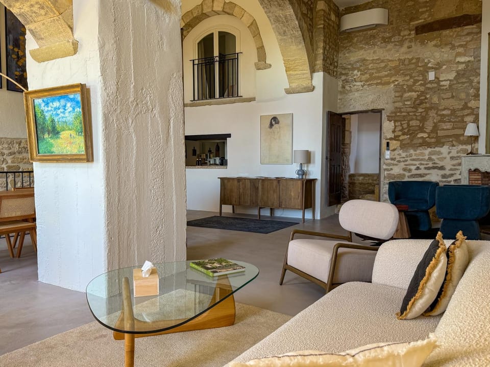 Maison de luxe au coeur du village de Gordes avec bassin intérieur House in Gordes