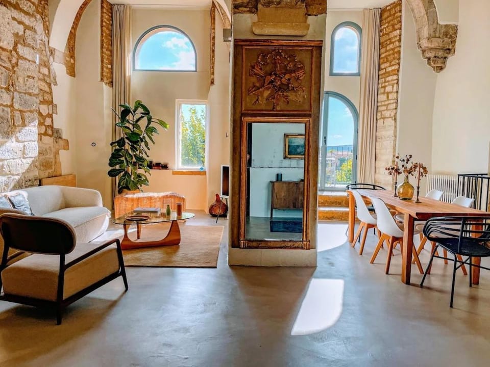 Maison de luxe au coeur du village de Gordes avec bassin intérieur House in Gordes