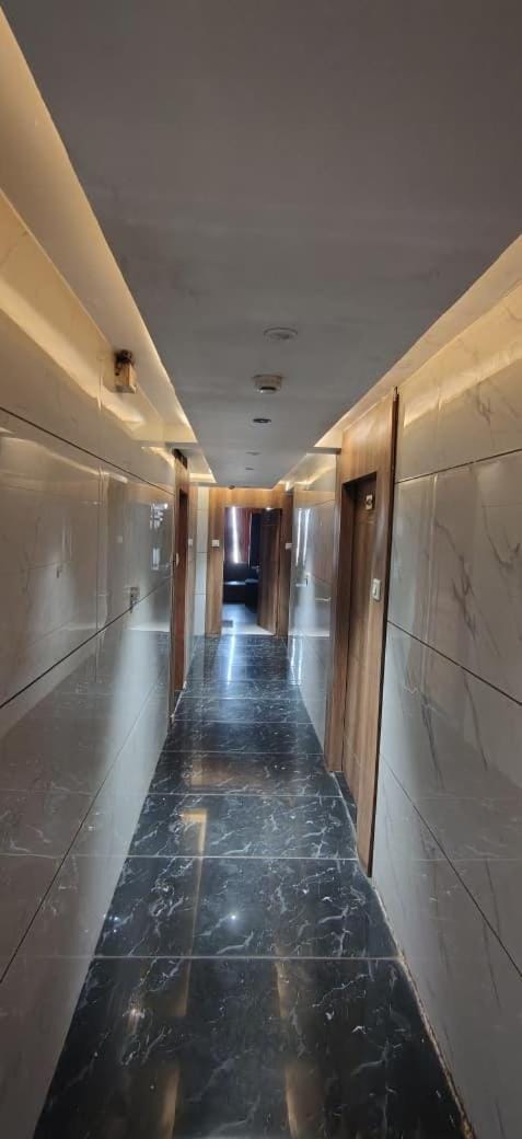 Hotel Pinnacle Sky Hotel in Ahmedabad