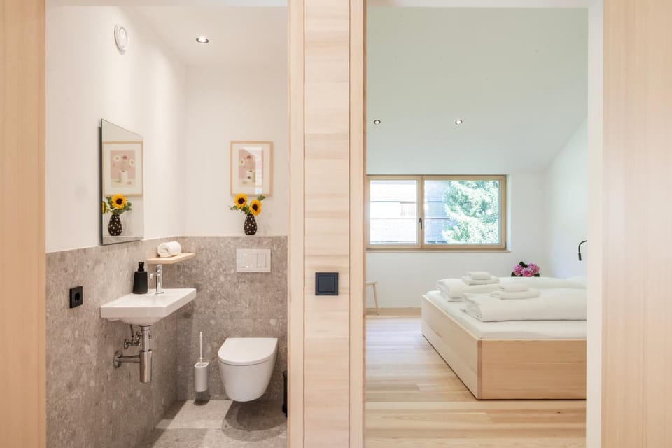 Toilet, Bathroom, Bedroom